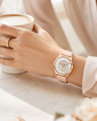 Smartwatch Y35 com monitorização de chamadas, saúde, bem-estar feminino e modos multidesportivos.